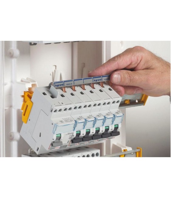 Coffret à équiper - 4 rangées 13 modules - 625 x 250 x 103,5 mm - avec borniers - LEGRAND