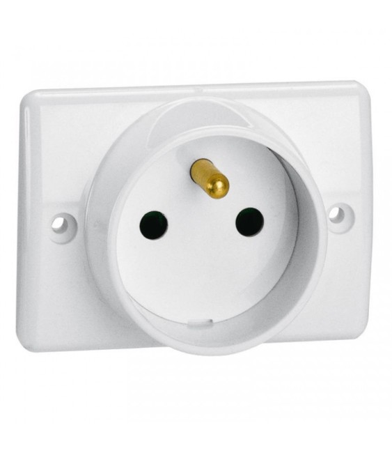 Prise de courant avec terre pour plinthe - 2P + T - 16 A - Blanc - LEGRAND