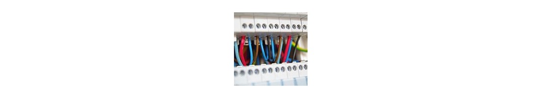 Accessoires d'électricité- Prises / adaptateur / câbles / bornes solaires